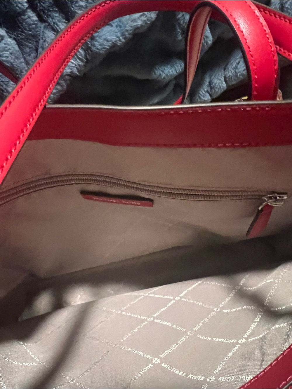 Michael Kors Pink and Cream Signature Tote with Gold Hardware - Picture 5 of 6